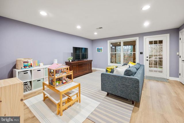 3721 HUNTLEY MEADOWS LN, Alexandria, VA 22306