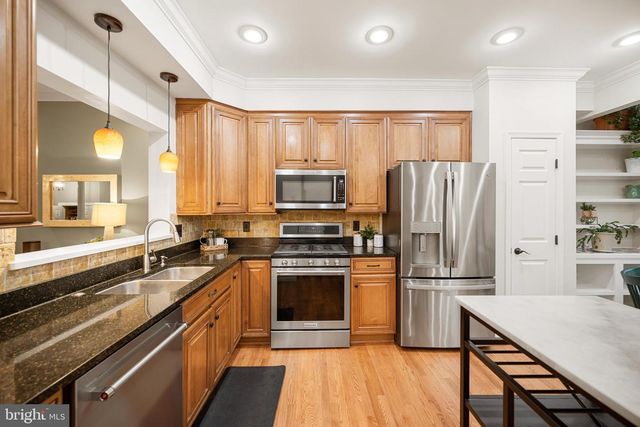 3721 HUNTLEY MEADOWS LN, Alexandria, VA 22306