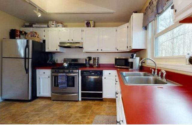 14 Ferry Road, South Hero, VT 05486