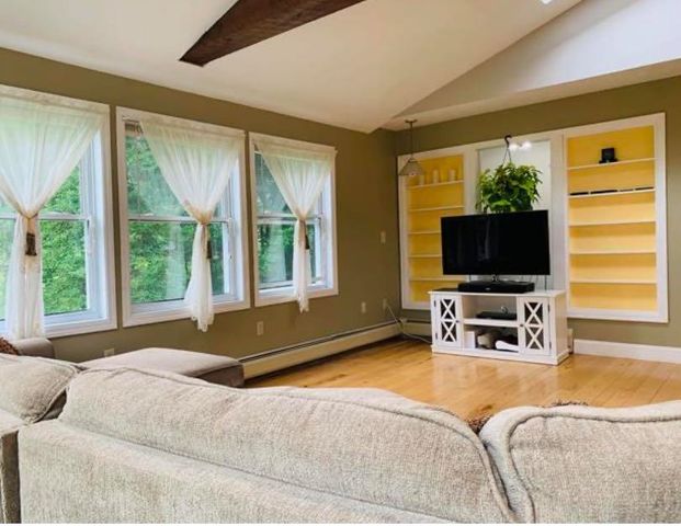 14 Ferry Road, South Hero, VT 05486