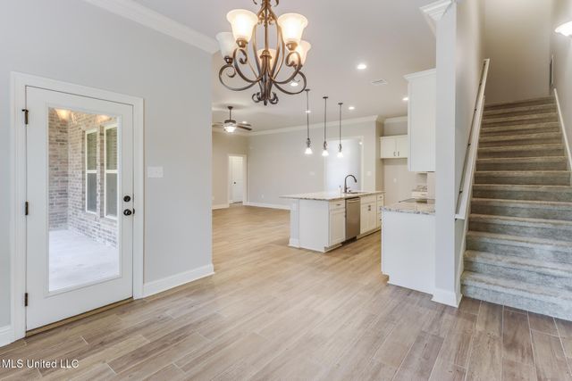 11816 Smokey Court, Ocean Springs, MS 39564