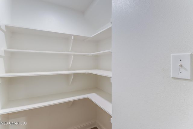 11816 Smokey Court, Ocean Springs, MS 39564