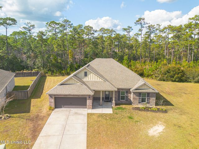 11816 Smokey Court, Ocean Springs, MS 39564