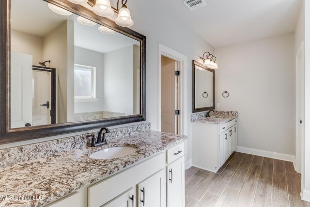 11816 Smokey Court, Ocean Springs, MS 39564