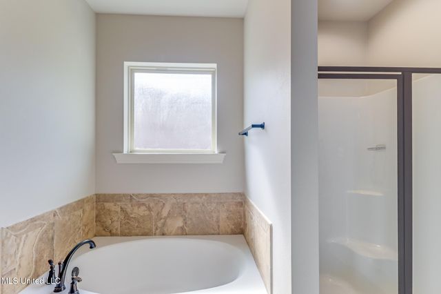 11816 Smokey Court, Ocean Springs, MS 39564