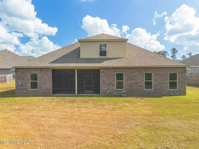 11816 Smokey Court, Ocean Springs, MS 39564