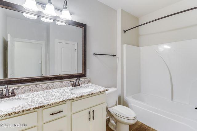 11816 Smokey Court, Ocean Springs, MS 39564