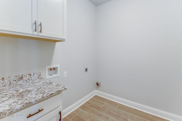 11816 Smokey Court, Ocean Springs, MS 39564