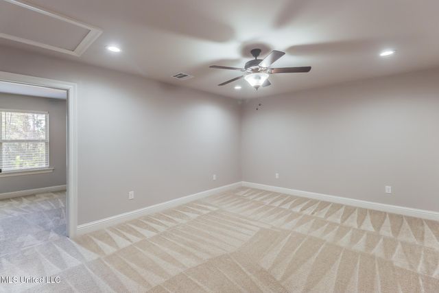 11816 Smokey Court, Ocean Springs, MS 39564