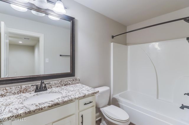 11816 Smokey Court, Ocean Springs, MS 39564