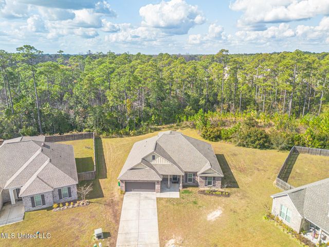 11816 Smokey Court, Ocean Springs, MS 39564