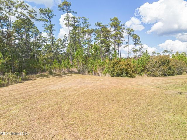 11816 Smokey Court, Ocean Springs, MS 39564