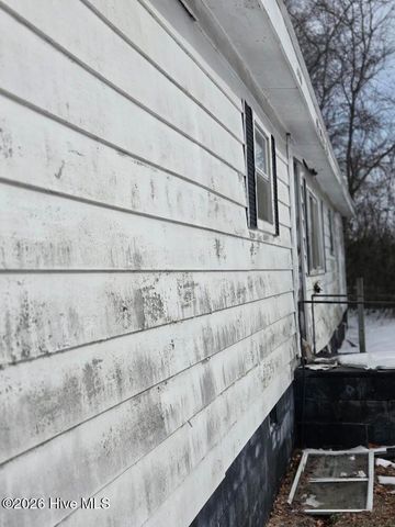 101 Esterville Road, Elizabethtown, NC 28337