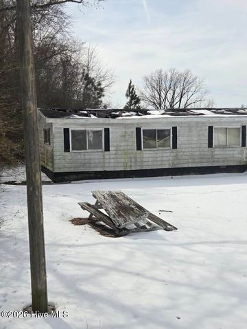 101 Esterville Road, Elizabethtown, NC 28337