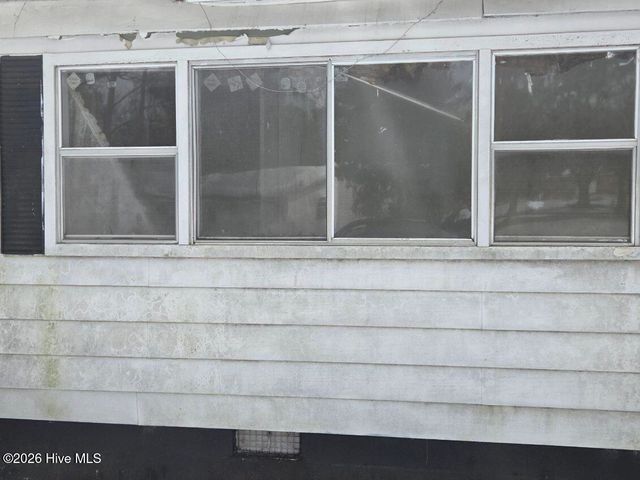 101 Esterville Road, Elizabethtown, NC 28337