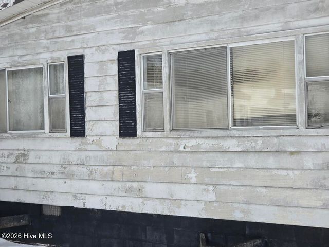 101 Esterville Road, Elizabethtown, NC 28337