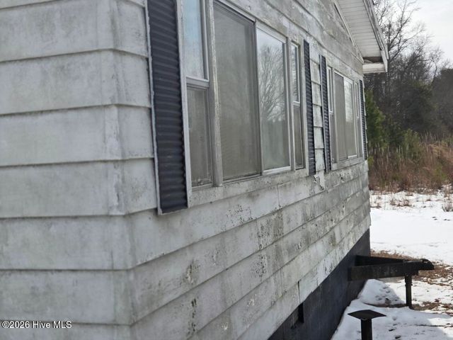 101 Esterville Road, Elizabethtown, NC 28337