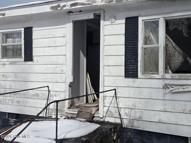 101 Esterville Road, Elizabethtown, NC 28337