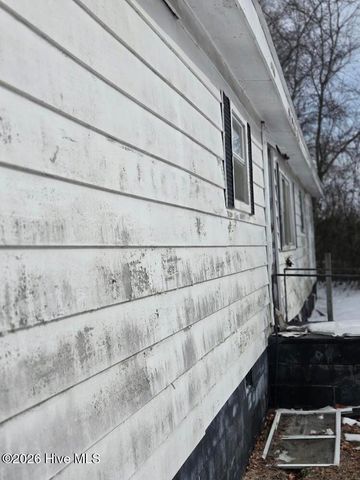 101 Esterville Road, Elizabethtown, NC 28337