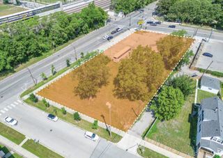 10301 S Cottage Grove Avenue, Chicago, IL 60628