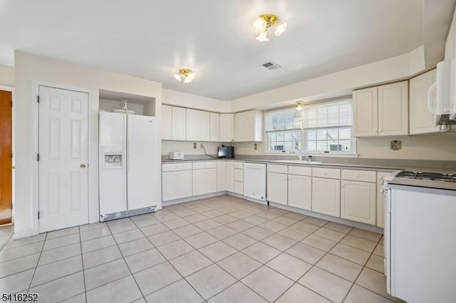 48 Marion Ave, New Providence Boro, NJ 07974