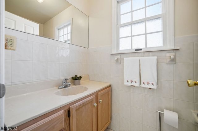 48 Marion Ave, New Providence Boro, NJ 07974