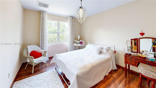 3090 SE 7th Ct, Homestead, FL 33033