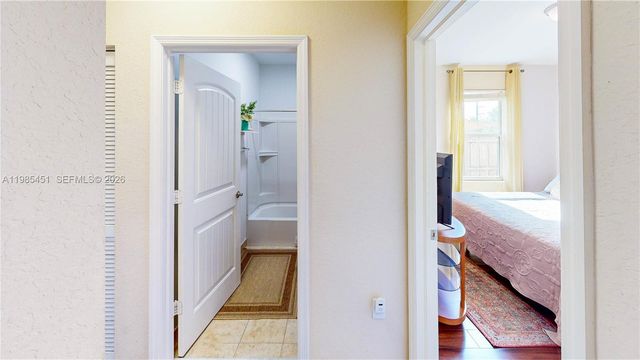 3090 SE 7th Ct, Homestead, FL 33033