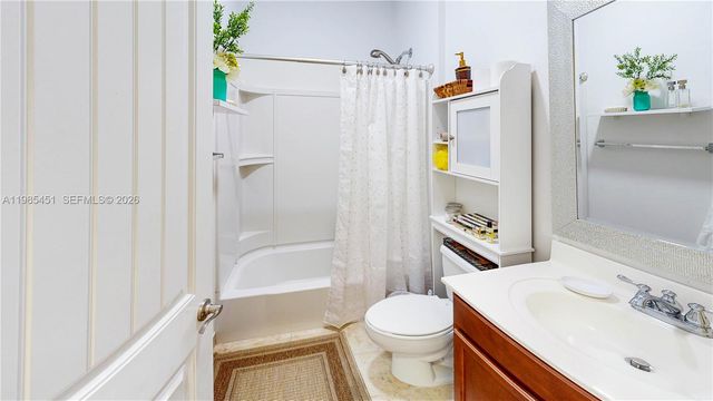 3090 SE 7th Ct, Homestead, FL 33033