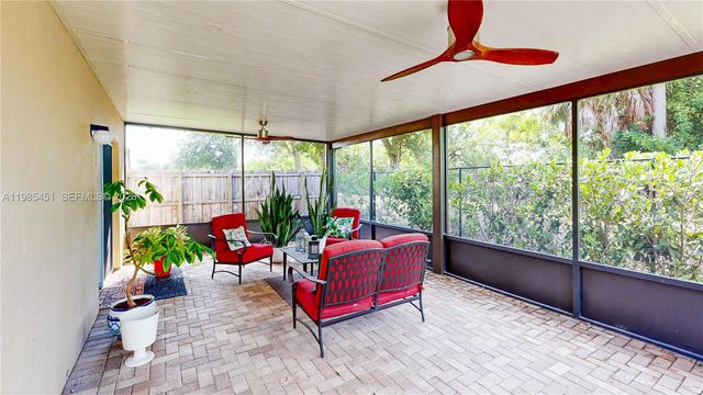 3090 SE 7th Ct, Homestead, FL 33033