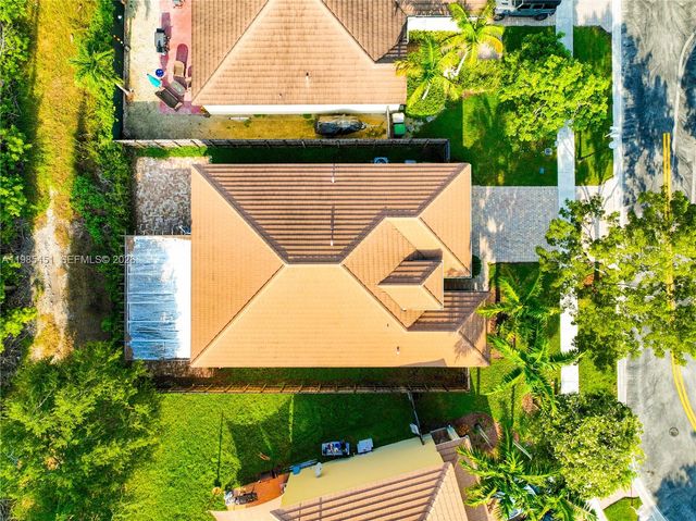 3090 SE 7th Ct, Homestead, FL 33033