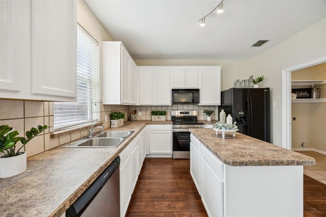 1528 Syracuse Drive, Van Alstyne, TX 75495