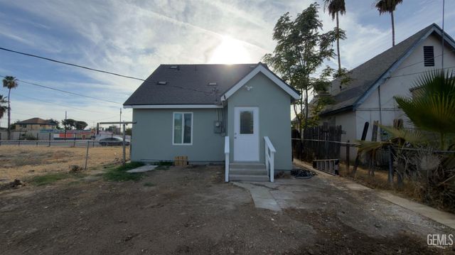 814 Q Street, Bakersfield, CA 93304