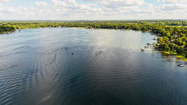 5432 Lake Avenue, Shoreview, MN 55126