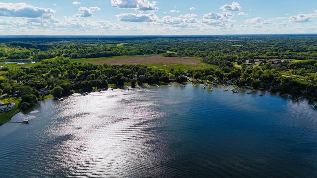 5432 Lake Avenue, Shoreview, MN 55126