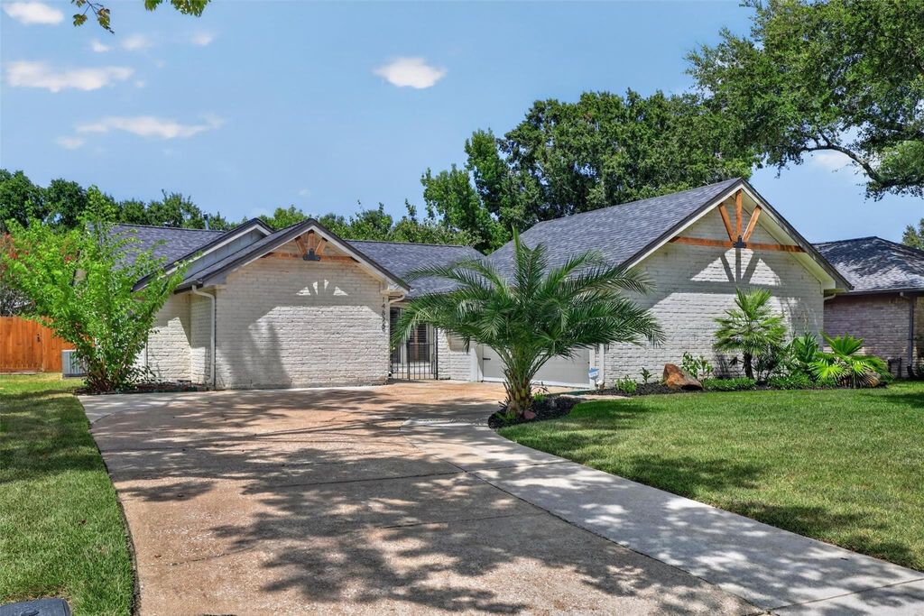 14826 Beechmoor Drive, Houston, TX 77095