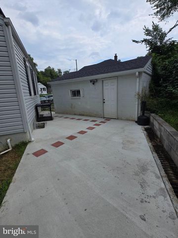1301 CHAPELWOOD LN, Capitol Heights, MD 20743