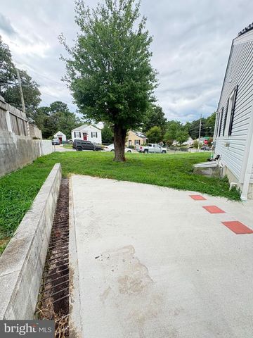 1301 CHAPELWOOD LN, Capitol Heights, MD 20743