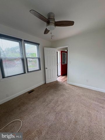 1301 CHAPELWOOD LN, Capitol Heights, MD 20743