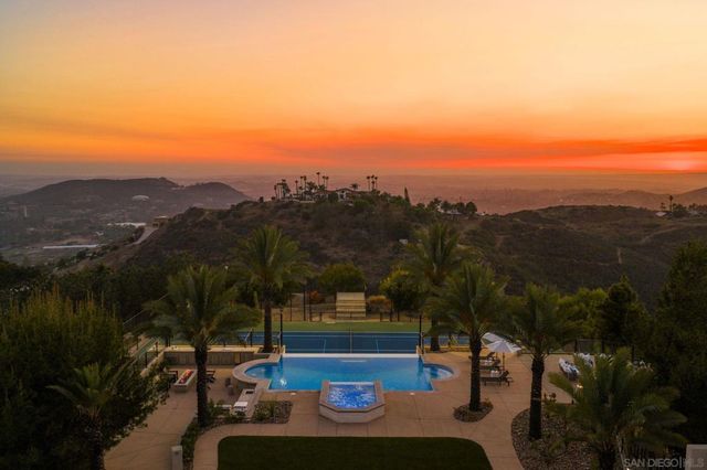 2297 Sunshine Mountain Rd, San Marcos, CA 92069