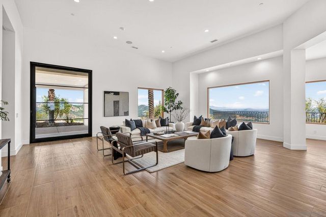 2297 Sunshine Mountain Rd, San Marcos, CA 92069