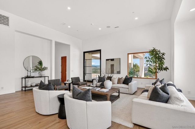 2297 Sunshine Mountain Rd, San Marcos, CA 92069