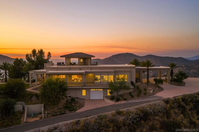 2297 Sunshine Mountain Rd, San Marcos, CA 92069