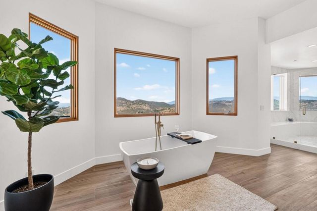 2297 Sunshine Mountain Rd, San Marcos, CA 92069