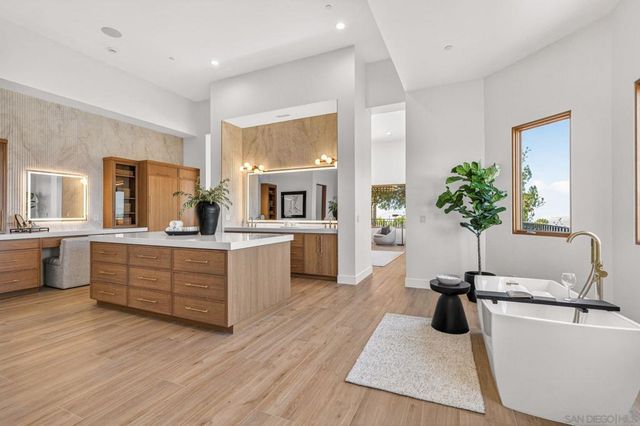 2297 Sunshine Mountain Rd, San Marcos, CA 92069