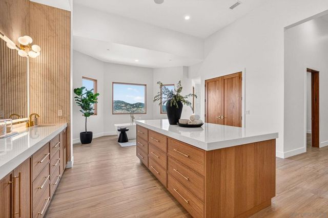 2297 Sunshine Mountain Rd, San Marcos, CA 92069