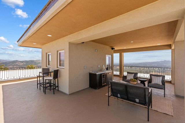 2297 Sunshine Mountain Rd, San Marcos, CA 92069