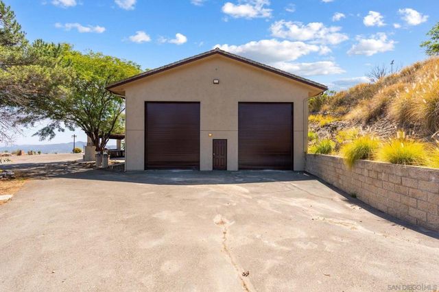 2297 Sunshine Mountain Rd, San Marcos, CA 92069