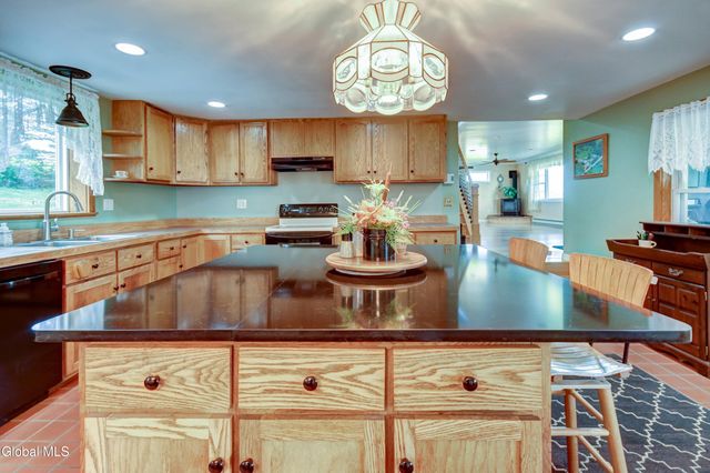 563 Old Sharon Road, Canajoharie, NY 13317