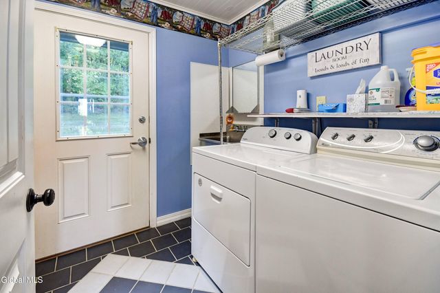 563 Old Sharon Road, Canajoharie, NY 13317